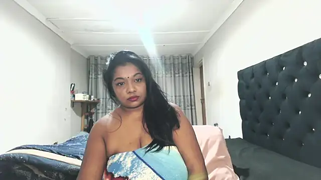 Snapshot of Indianmayaxoxo chatting on June 12, 4:33 am Indianmayaxoxo online show from June 12, 4:33 am