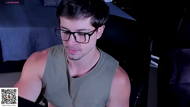 Snapshot of ADAM_BOUTON_ chatting on June 16, 1:03 pm ADAM BOUTON online show from June 16, 1:03 pm