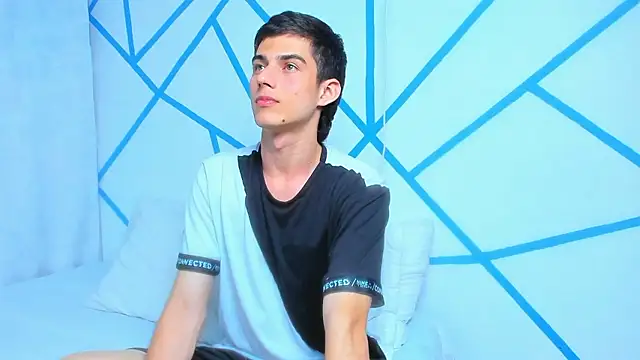 liam scott77 online show from December 6, 7:01 pm