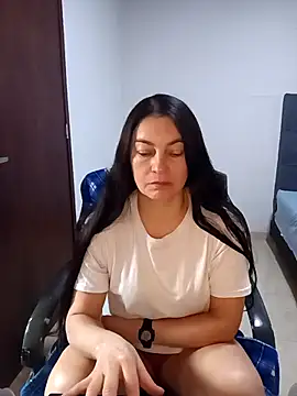 Snapshot of renata_hot1 chatting on February 15, 3:39 pm renata hot1 online show from February 15, 3:39 pm