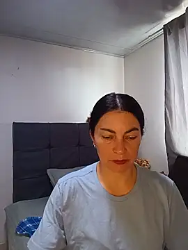 renata hot1 online show from June 5, 7:08 pm