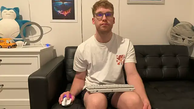 BlueEyedTallGuy94 online show from December 17, 8:34 am