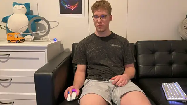 BlueEyedTallGuy94 online show from December 24, 7:28 am