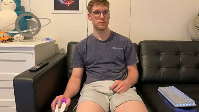 BlueEyedTallGuy94 online show from January 12, 1:32 am