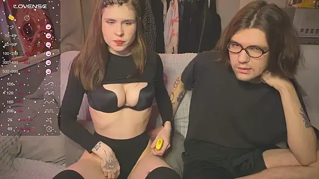 Snapshot of passiondesire_ chatting on March 11, 7:25 pm passiondesire  online show from March 11, 7:25 pm