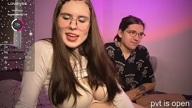 Snapshot of passiondesire_ chatting on October 3, 8:33 am passiondesire  online show from October 3, 8:33 am