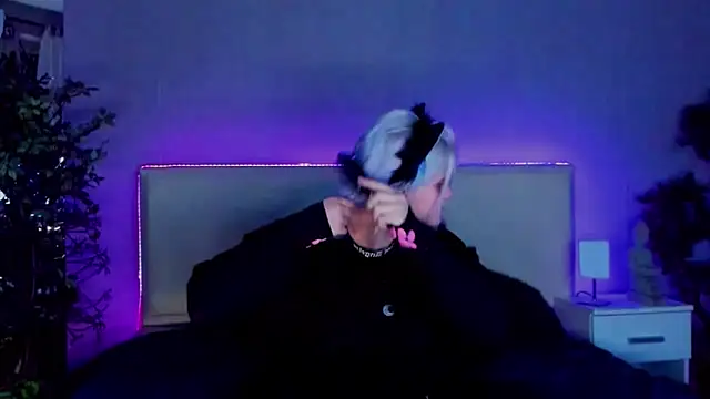 JoannLowe online show from January 14, 8:04 pm