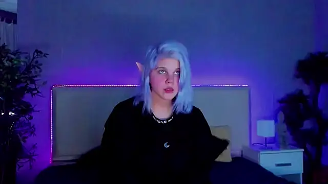 JoannLowe online show from January 26, 12:26 am