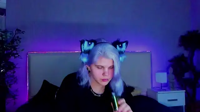 JoannLowe online show from January 27, 8:49 pm