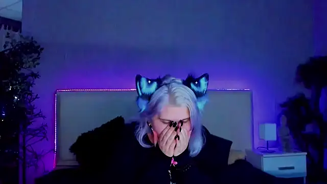 JoannLowe online show from January 30, 8:53 pm