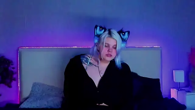 JoannLowe online show from February 27, 11:59 pm