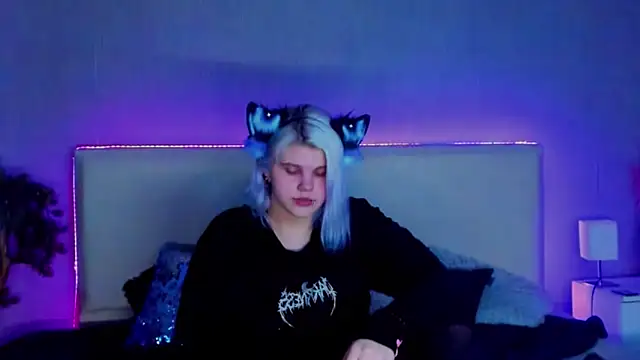 JoannLowe online show from March 5, 12:59 am