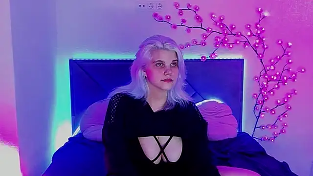 JoannLowe online show from June 8, 8:09 pm