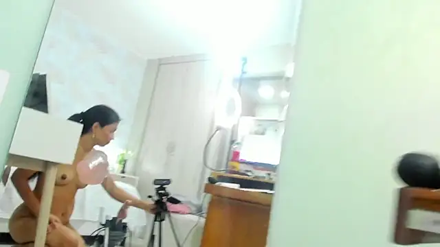 TianaReedd online show from December 19, 3:52 pm