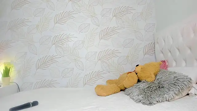 TianaReedd online show from January 13, 12:35 pm