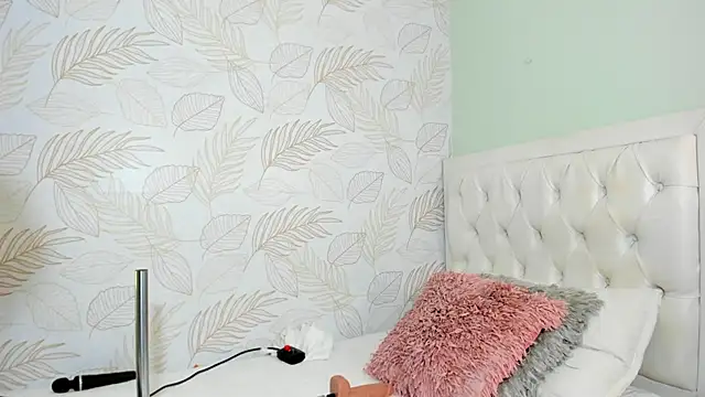 TianaReedd online show from January 18, 1:29 pm