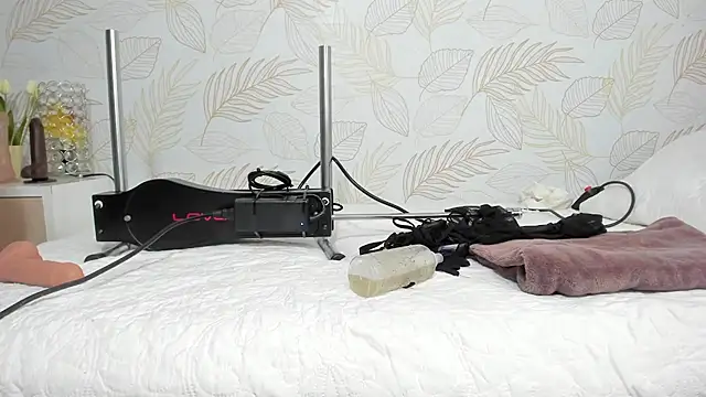 TianaReedd online show from January 28, 1:16 pm