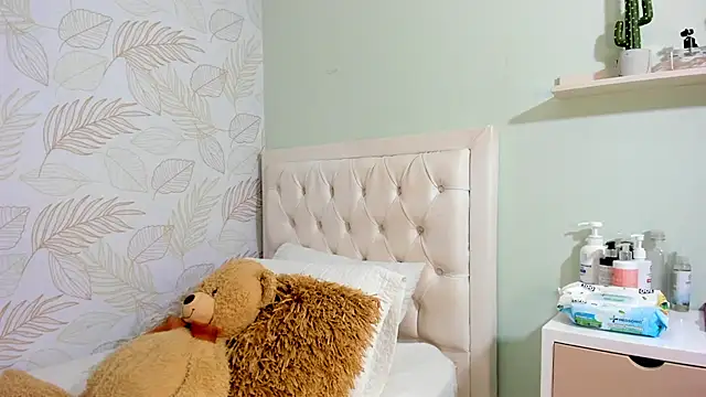 TianaReedd online show from February 22, 1:02 pm