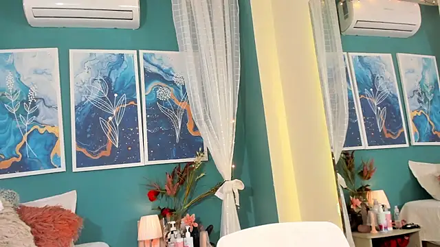 TianaReedd online show from March 18, 11:52 am