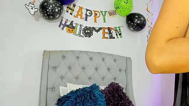 TianaReedd online show from October 20, 12:16 pm