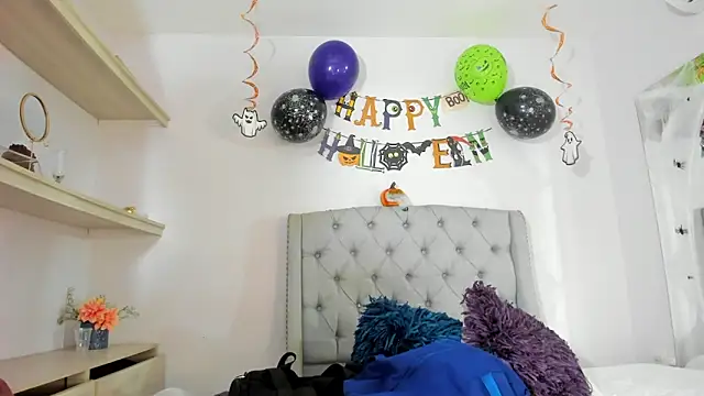 TianaReedd online show from October 21, 12:17 pm