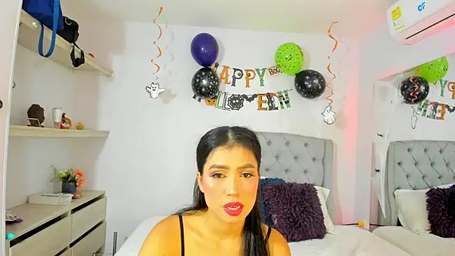 TianaReedd online show from October 28, 12:52 pm