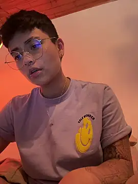 Snapshot of Ashley_Chriss chatting on January 4, 9:54 am Ashley Chriss online show from January 4, 9:54 am