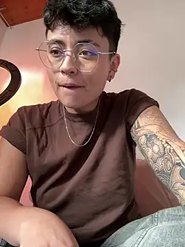 Snapshot of Ashley_Chriss chatting on January 19, 9:34 pm Ashley Chriss online show from January 19, 9:34 pm