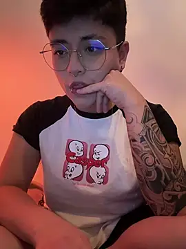 Snapshot of Ashley_Chriss chatting on January 25, 6:23 am Ashley Chriss online show from January 25, 6:23 am