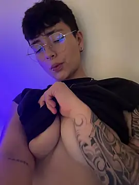 Snapshot of Ashley_Chriss chatting on March 1, 6:24 am Ashley Chriss online show from March 1, 6:24 am