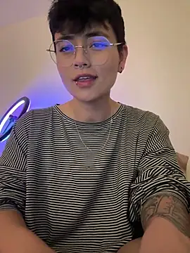 Snapshot of Ashley_Chriss chatting on March 13, 2:05 am Ashley Chriss online show from March 13, 2:05 am