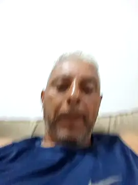 Snapshot of gordonunes chatting on May 8, 11:21 pm gordonunes online show from May 8, 11:21 pm