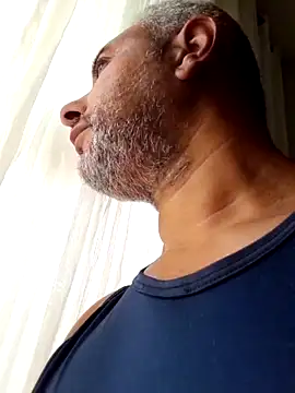 Snapshot of gordonunes chatting on May 19, 6:14 pm gordonunes online show from May 19, 6:14 pm