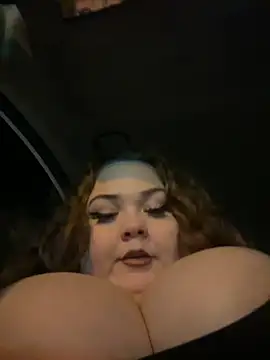 Snapshot of _GodessIsabella_97 chatting on December 18, 12:43 am GodessIsabella 97 online show from December 18, 12:43 am