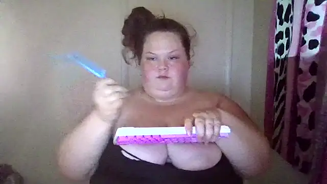 Snapshot of _GodessIsabella_97 chatting on August 1, 11:31 am GodessIsabella 97 online show from August 1, 11:31 am