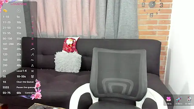 curly muscle online show from December 13, 6:16 pm