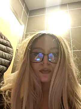 LineaDemie online show from November 10, 4:39 pm