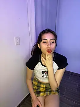 Snapshot of Catyloves chatting on January 6, 4:36 am Catyloves online show from January 6, 4:36 am