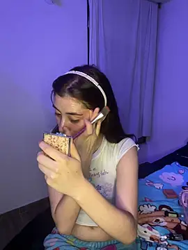 Snapshot of Catyloves chatting on January 9, 4:08 am Catyloves online show from January 9, 4:08 am