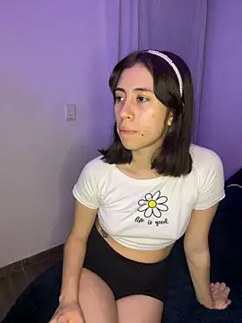 Snapshot of Catyloves chatting on February 8, 5:08 am Catyloves online show from February 8, 5:08 am