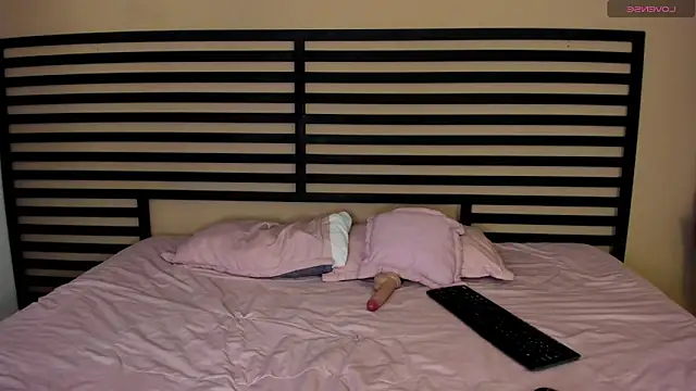 Snapshot of Catyloves chatting on November 6, 9:48 pm Catyloves online show from November 6, 9:48 pm