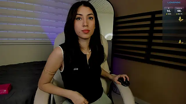 Snapshot of Catyloves chatting on November 15, 9:21 pm Catyloves online show from November 15, 9:21 pm