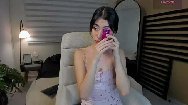 Catyloves online show from April 11, 10:47 pm