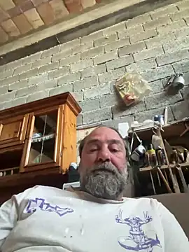 Snapshot of ros217 chatting on May 1, 1:05 pm ros217 online show from May 1, 1:05 pm