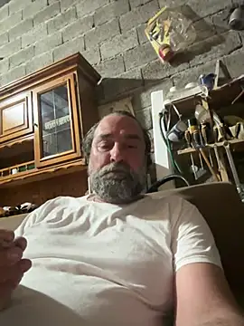 Snapshot of ros217 chatting on May 5, 9:12 pm ros217 online show from May 5, 9:12 pm