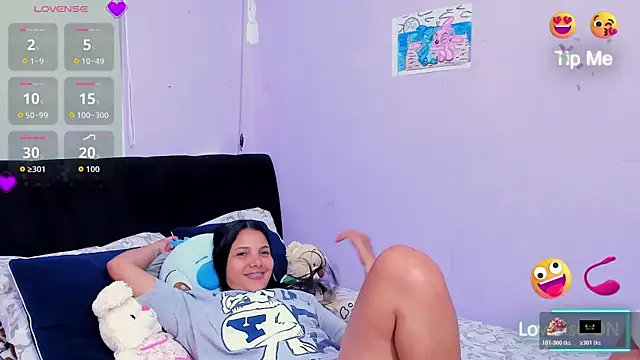 Snapshot of sara_mendez2 chatting on November 20, 11:37 pm sara mendez2 online show from November 20, 11:37 pm