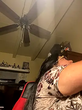 Snapshot of PhatBabie24_ chatting on November 23, 12:05 pm PhatBabie24 online show from November 23, 12:05 pm