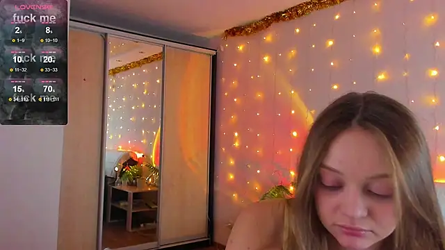 Snapshot of May_Flower chatting on December 12, 1:39 pm May Flower online show from December 12, 1:39 pm