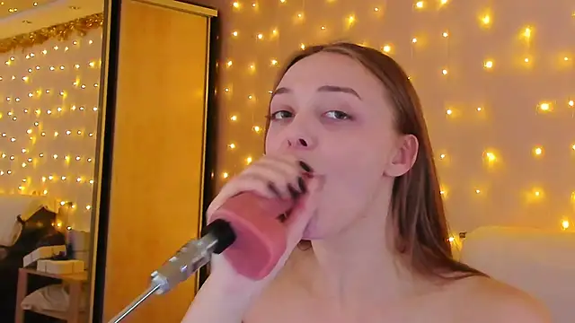 Snapshot of May_Flower chatting on January 2, 3:19 pm May Flower online show from January 2, 3:19 pm