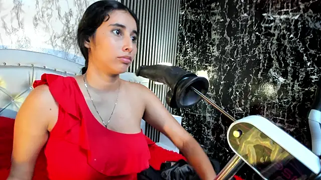 VICTORIA HOUSTON online show from October 20, 12:49 pm